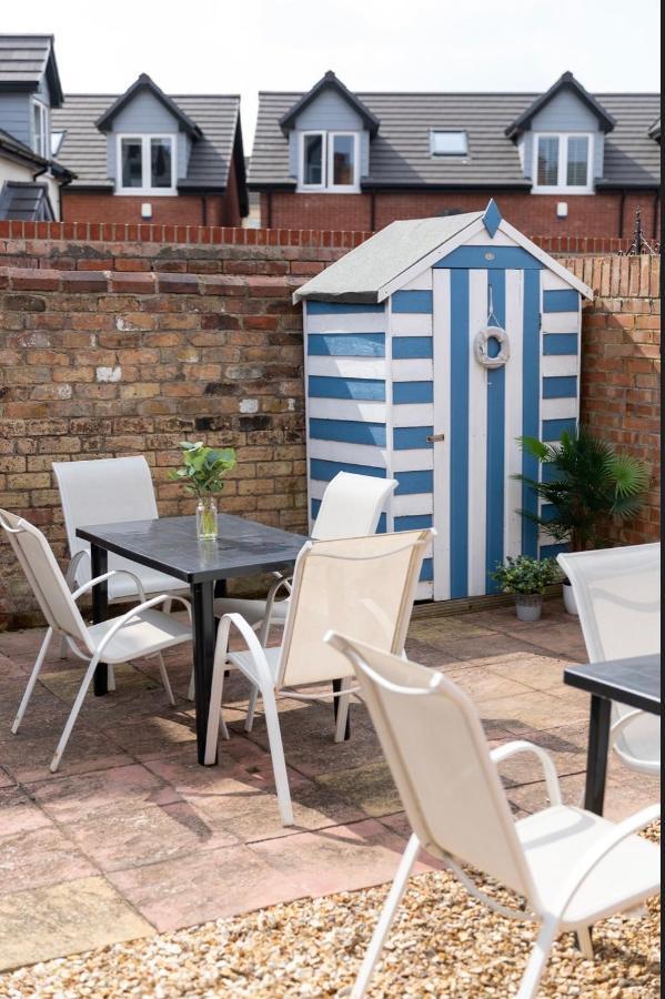 Megs Island Guest House Cleethorpes Exterior foto